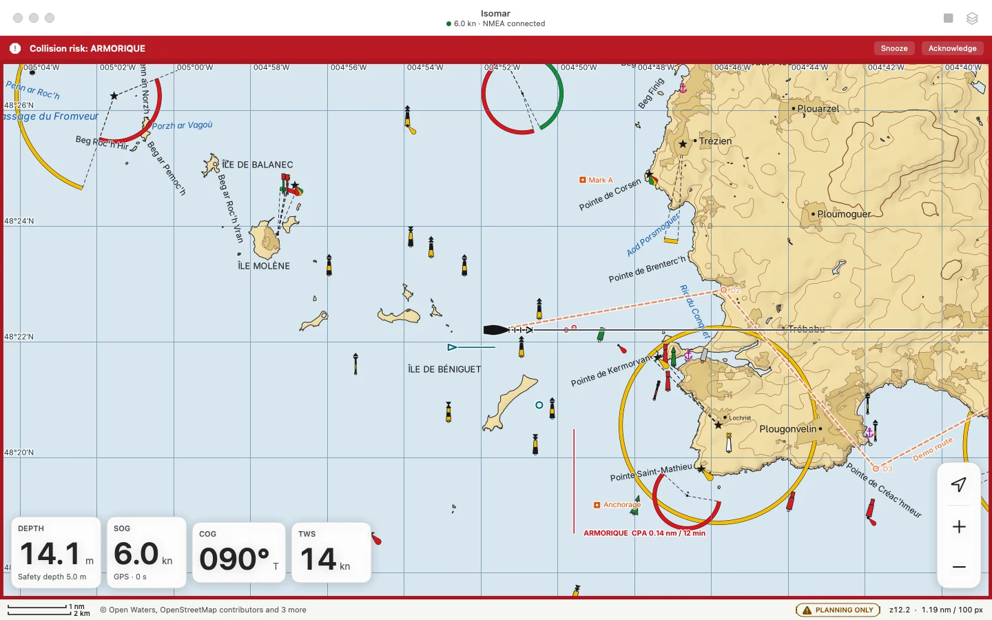 Under way on macOS: a collision risk alert for the ferry Armorique, with depth, speed, course and wind on the dashboard.